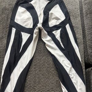 White and black mugler leggings